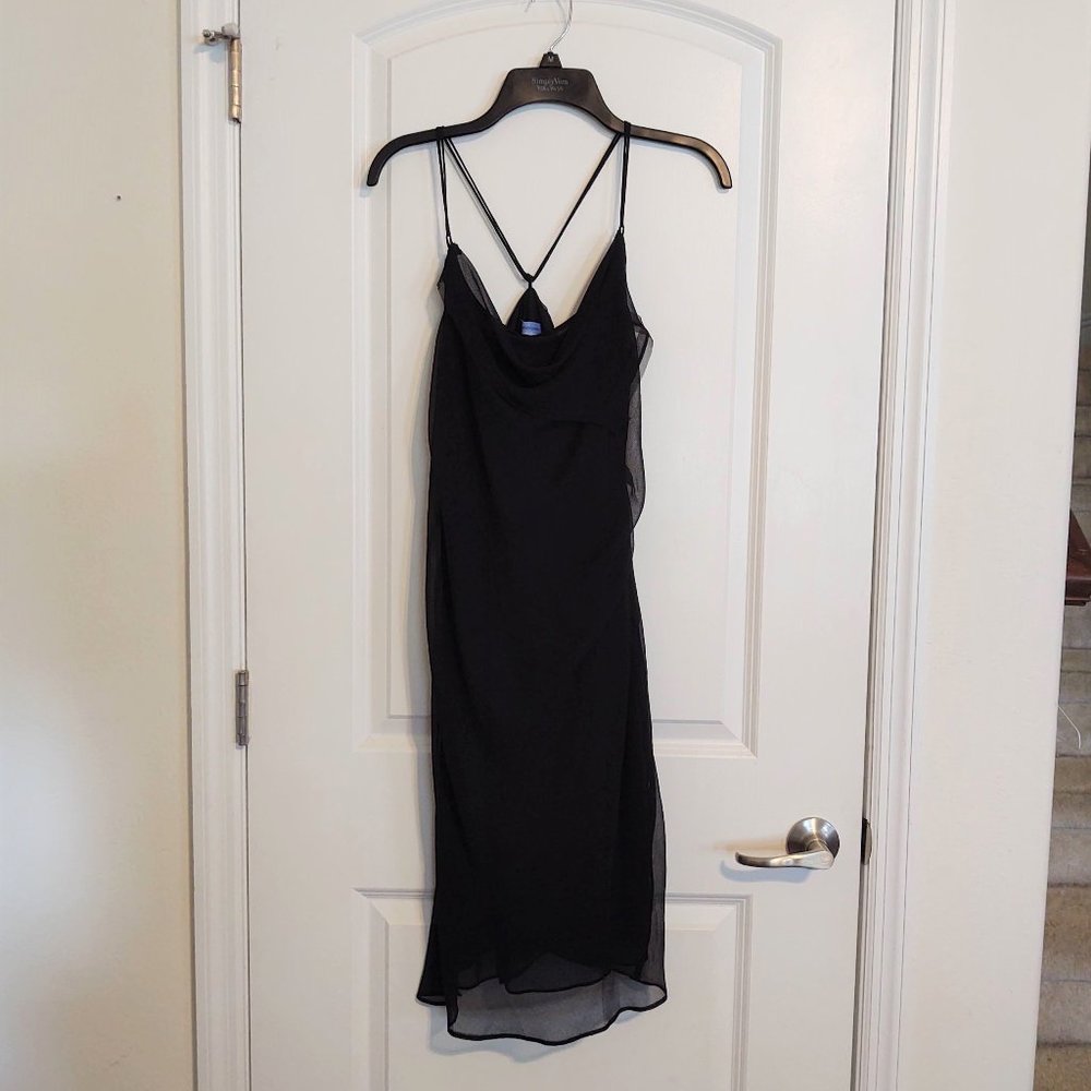 Small Vera Wang Women's Strappy Black Dress